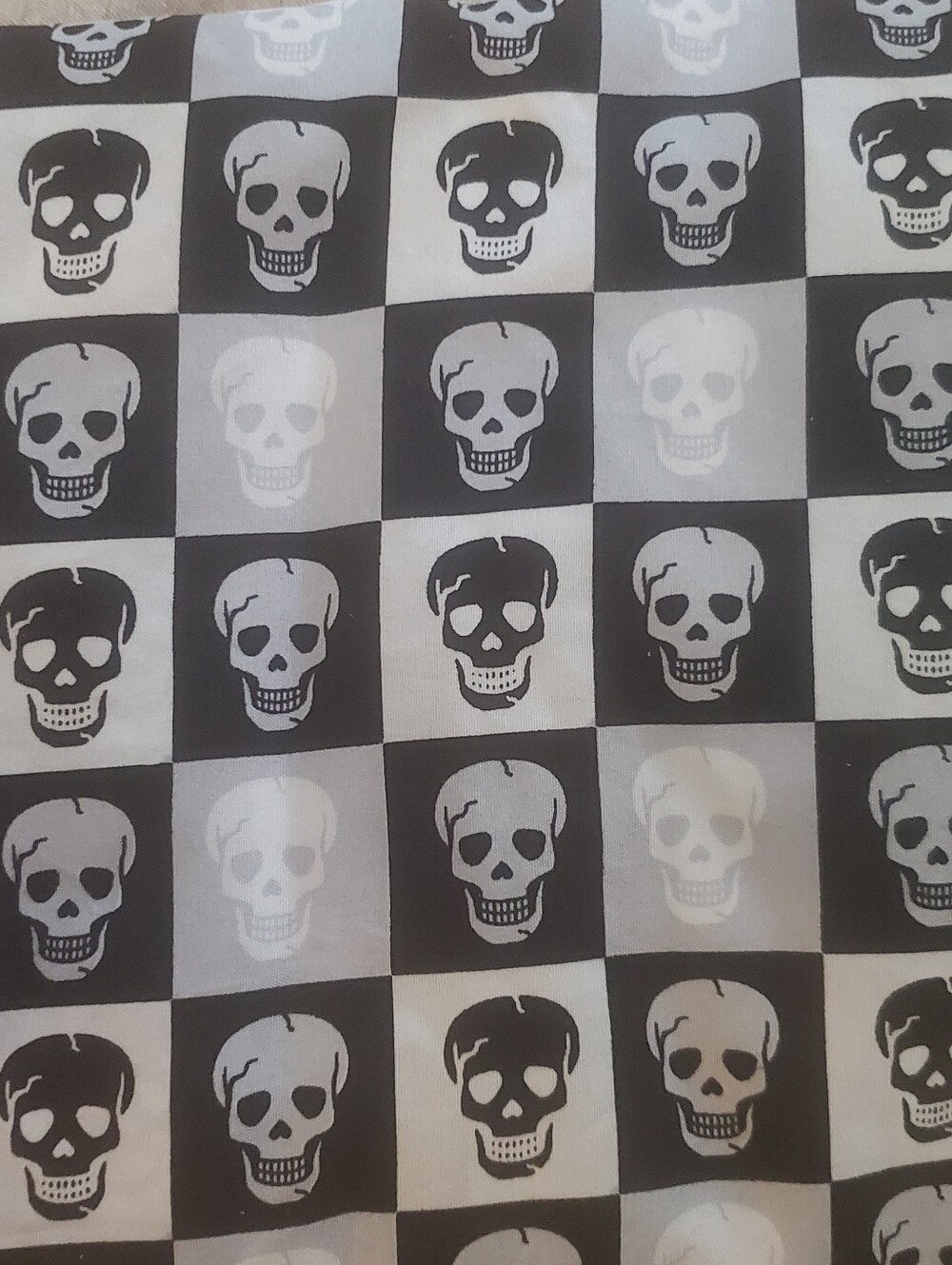 Betsey Johnson Black and White Skull Checkered Flat King Sheet And 2 Pillowcases